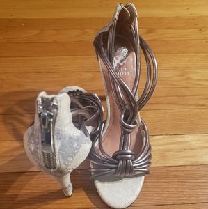 Vince Camuto amberan snakeskin heels size 6.5